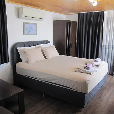 Guest house Neli Sea 3*