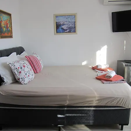 Neli Sea Guest house