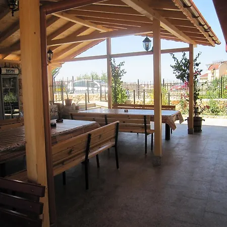 Guest house Neli Sea 3*