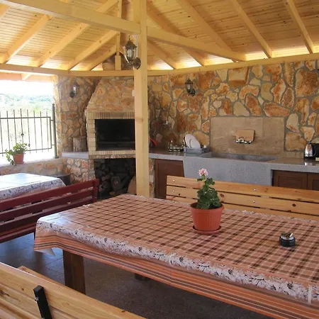 Pensjonat Neli Sea 3*