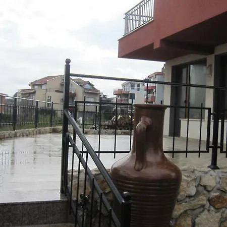Guest house Neli Sea